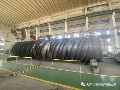我公司为山东海化加工安装的φ3000×20000mm自身返碱重灰煅烧炉已于近期安装完工 (图5)